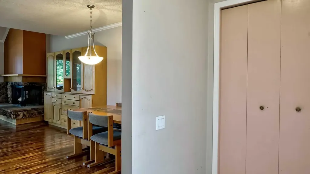 5660 23 Avenue NE Calgary AB T1Y 4R3