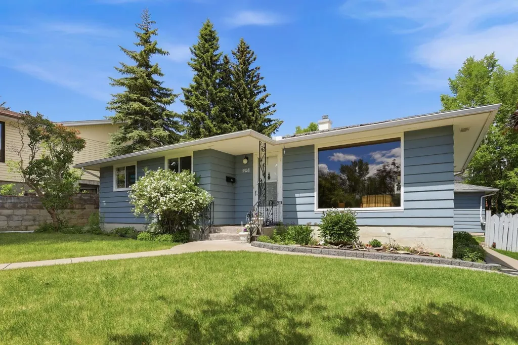 908 30 Avenue NW Calgary AB T2K 0A1