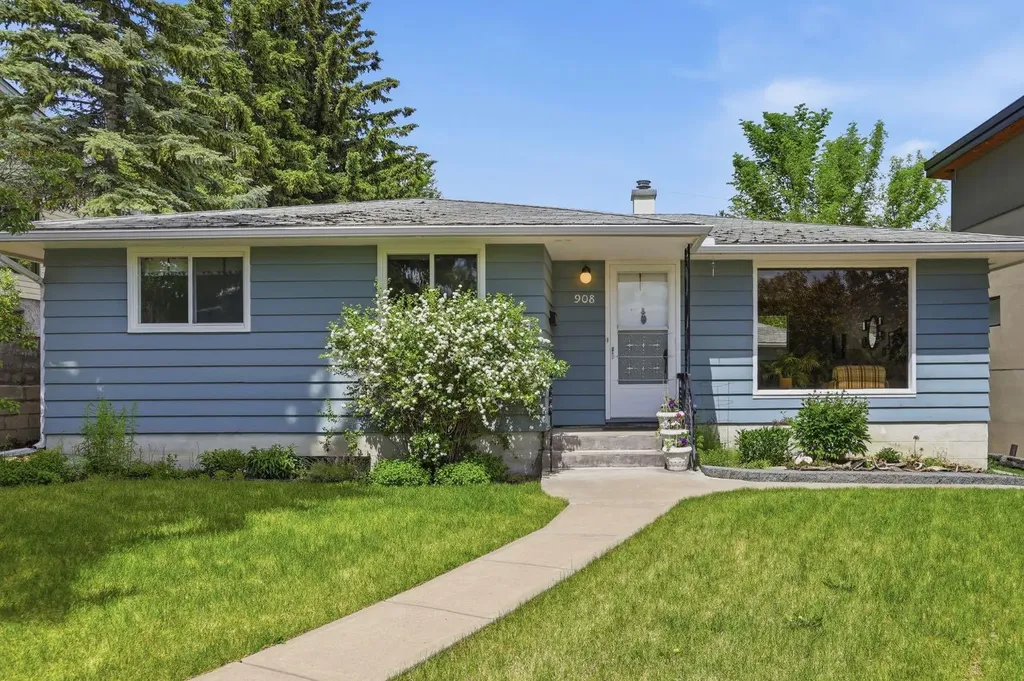 908 30 Avenue NW Calgary AB T2K 0A1