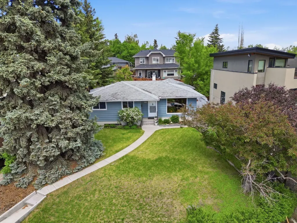 908 30 Avenue NW Calgary AB T2K 0A1