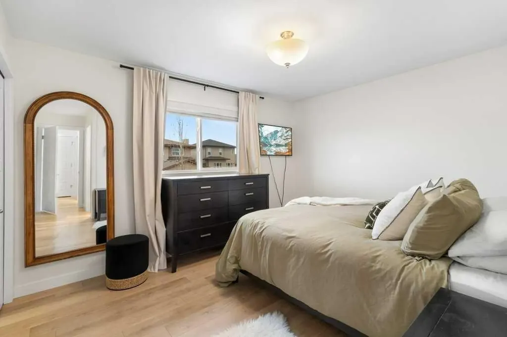 14 Village Crescent Red Deer AB T4R 0P3