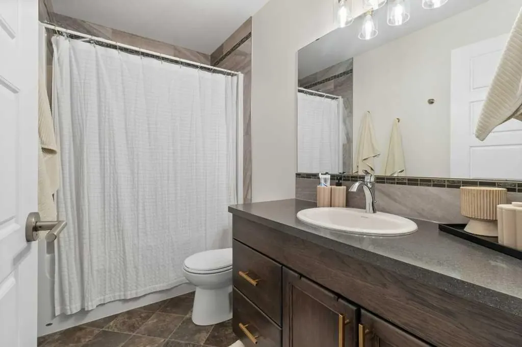 14 Village Crescent Red Deer AB T4R 0P3