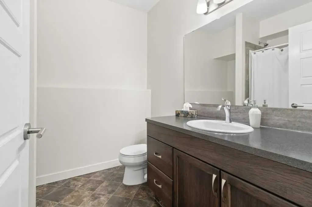14 Village Crescent Red Deer AB T4R 0P3