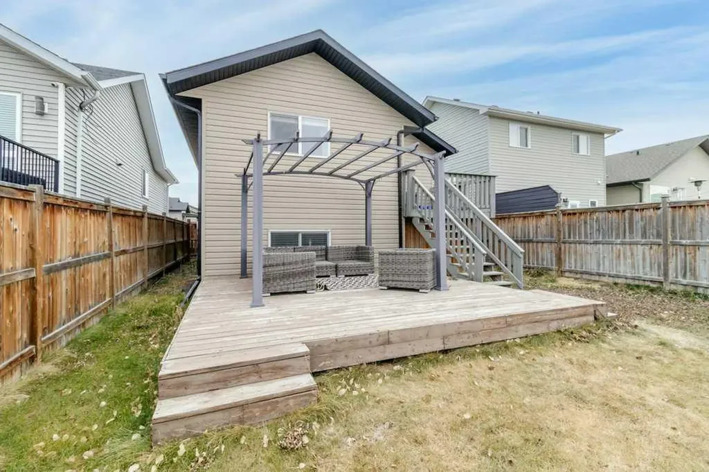 14 Village Crescent Red Deer AB T4R 0P3