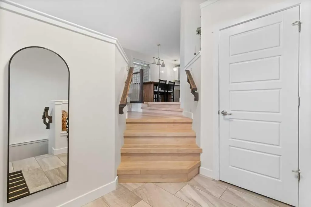 14 Village Crescent Red Deer AB T4R 0P3