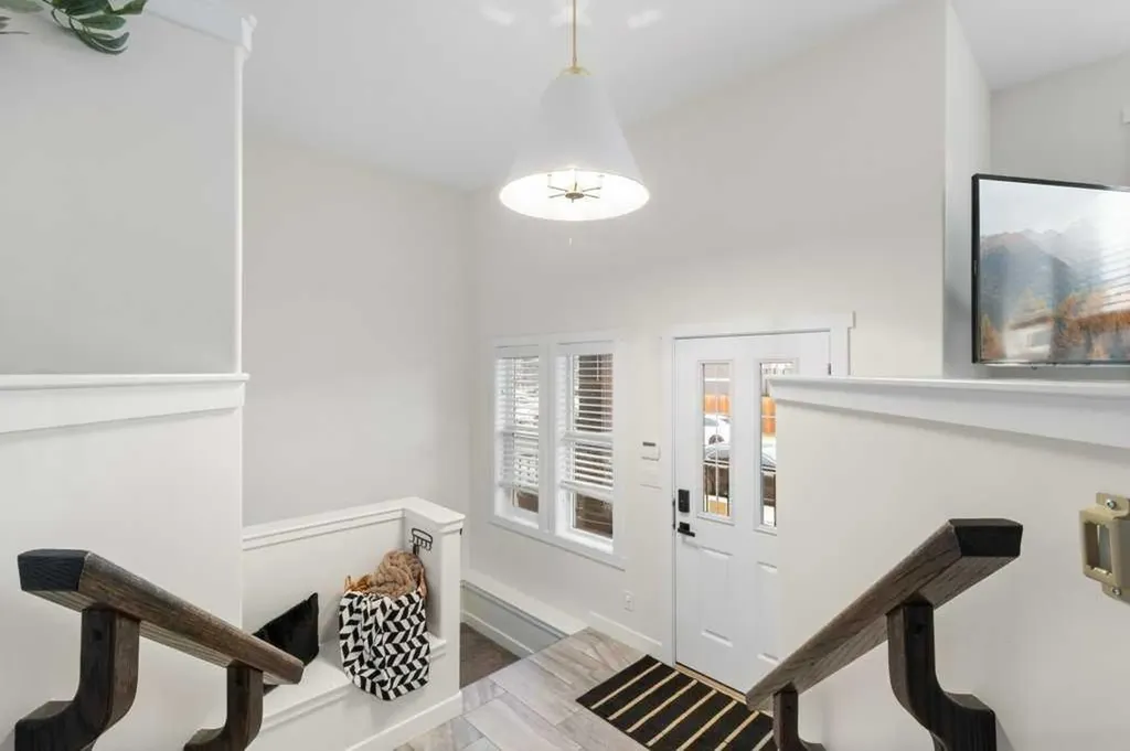 14 Village Crescent Red Deer AB T4R 0P3