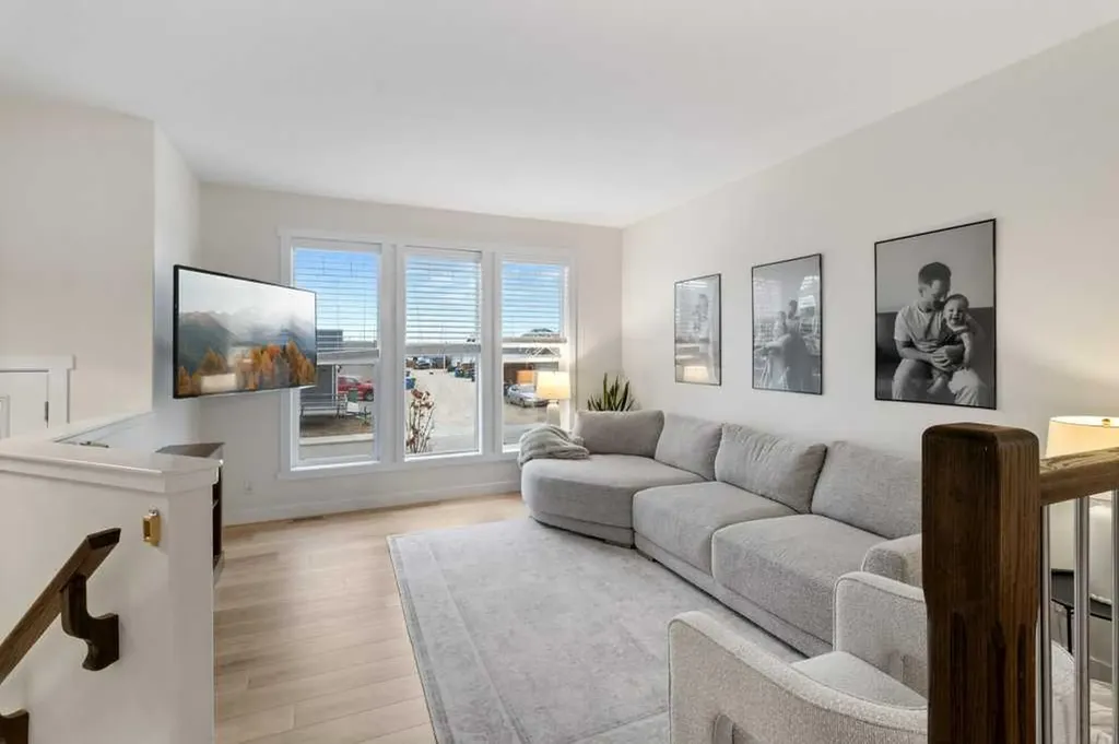 14 Village Crescent Red Deer AB T4R 0P3