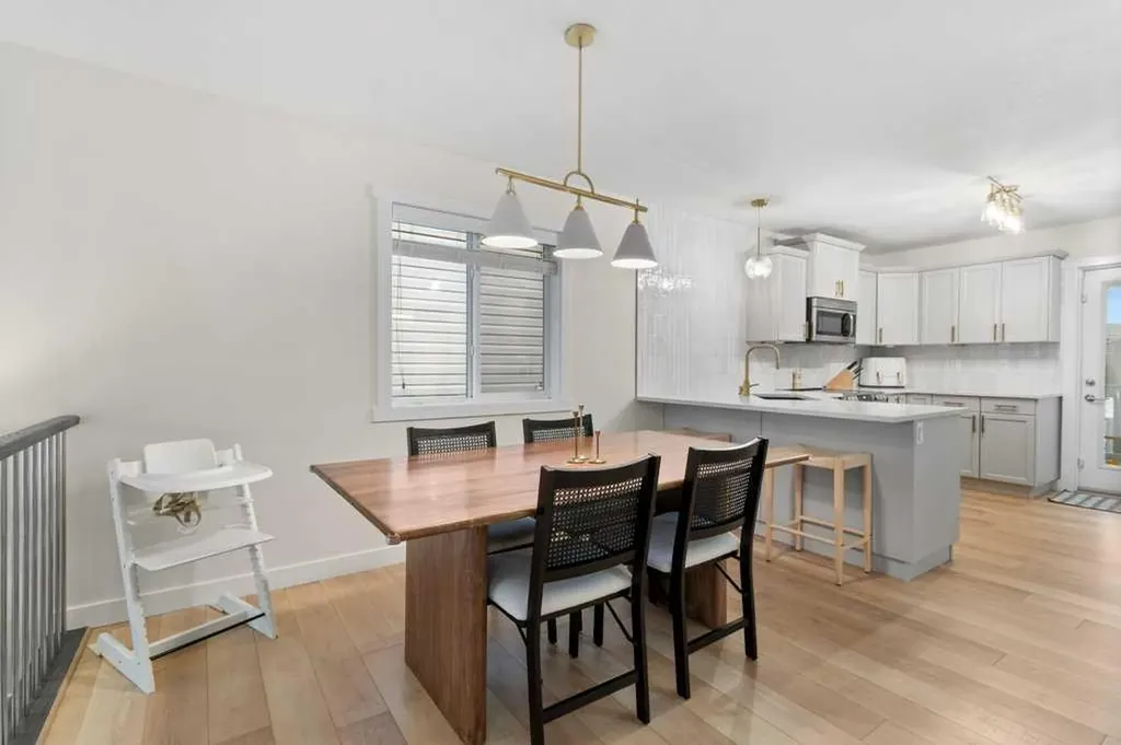 14 Village Crescent Red Deer AB T4R 0P3