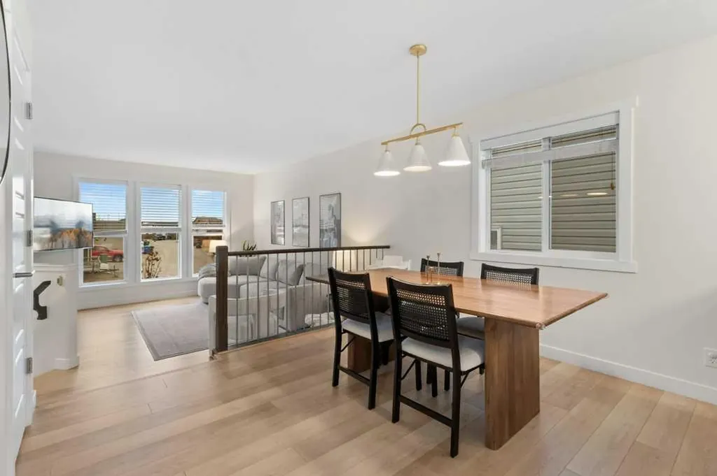 14 Village Crescent Red Deer AB T4R 0P3