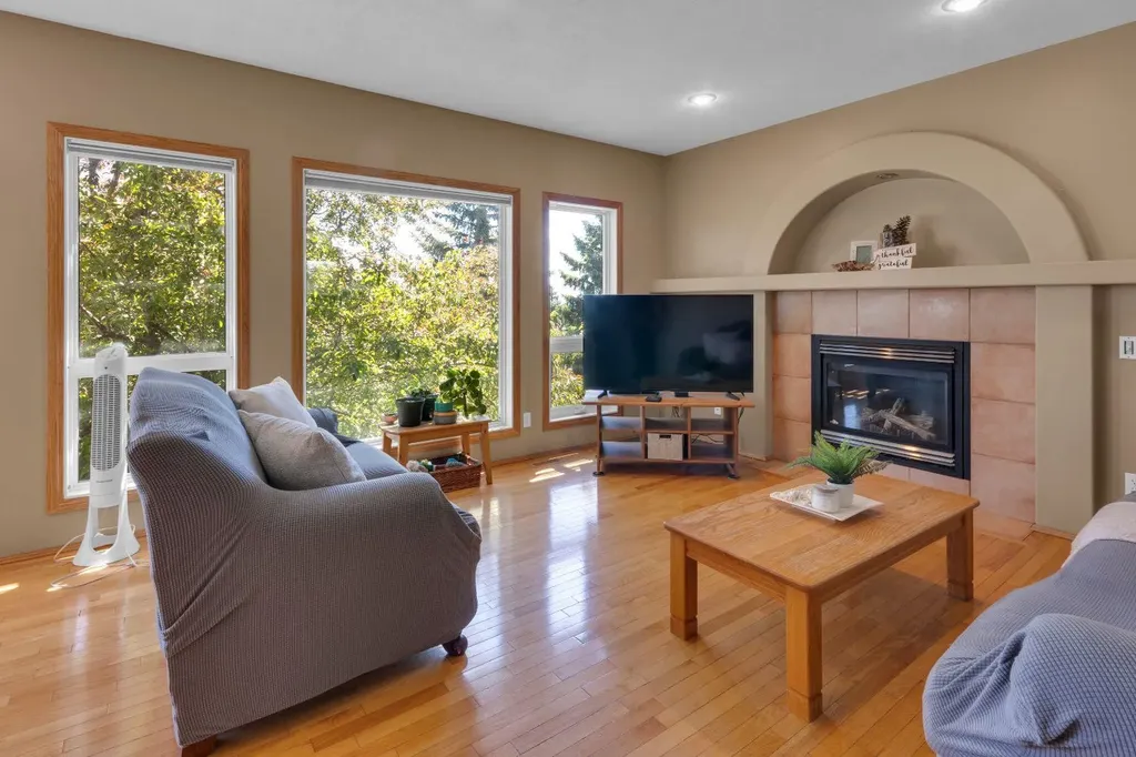 147 Hawkcliff Way NW Calgary AB T3G 2S6