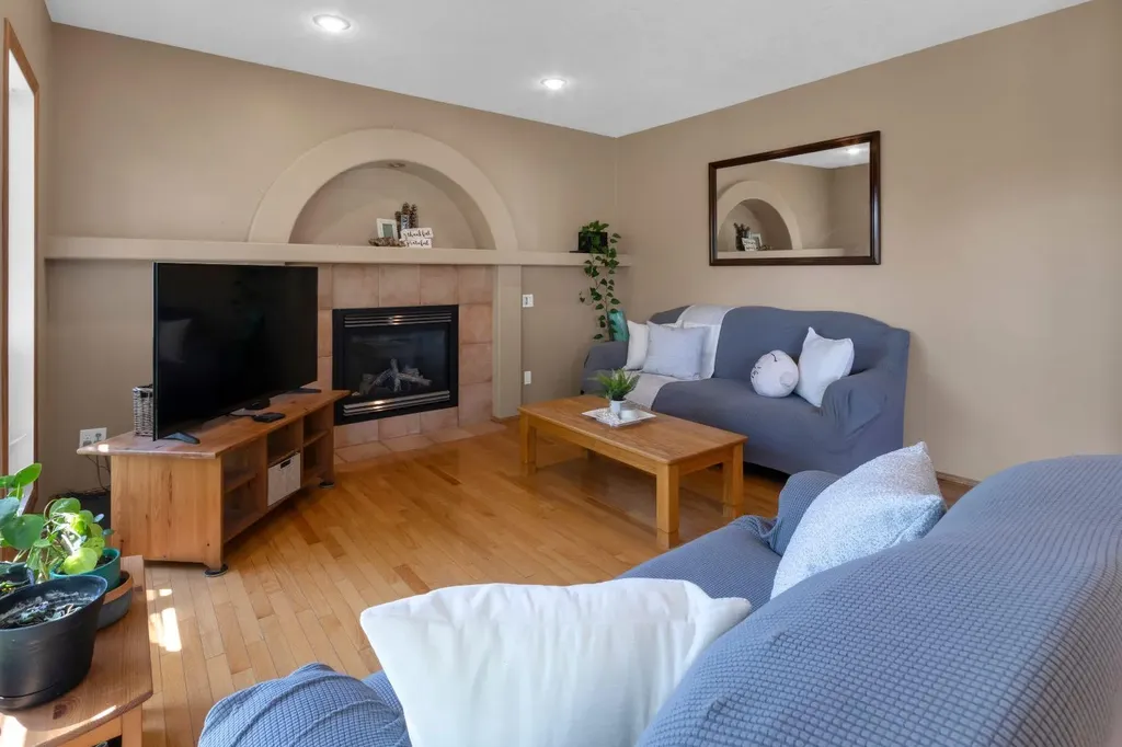 147 Hawkcliff Way NW Calgary AB T3G 2S6