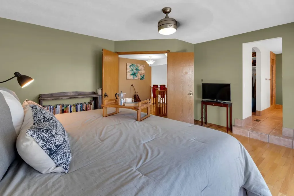 147 Hawkcliff Way NW Calgary AB T3G 2S6