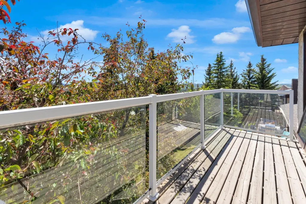 147 Hawkcliff Way NW Calgary AB T3G 2S6