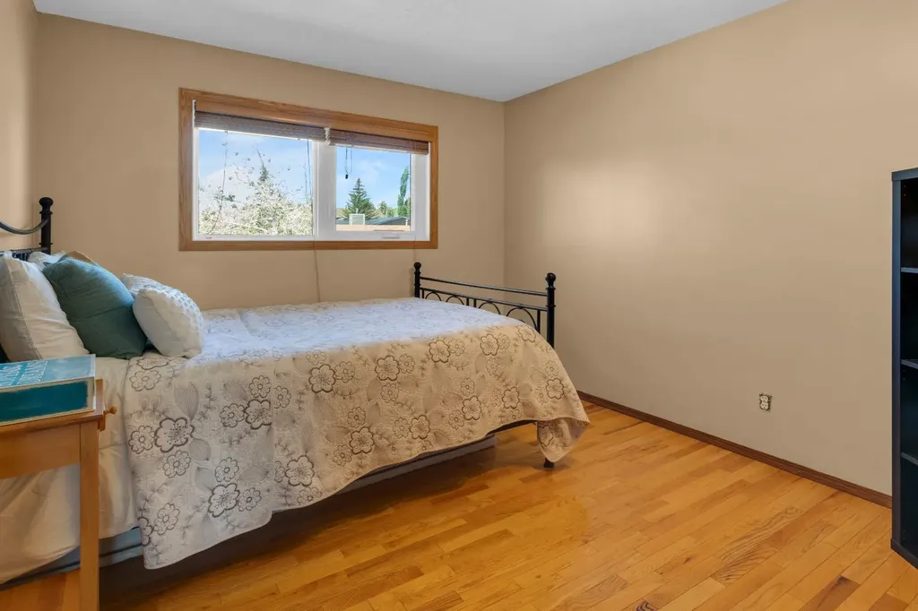 147 Hawkcliff Way NW Calgary AB T3G 2S6