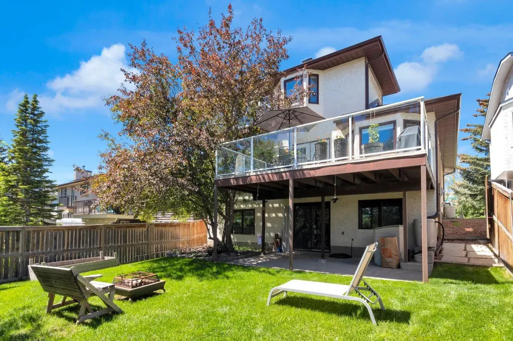147 Hawkcliff Way NW Calgary AB T3G 2S6
