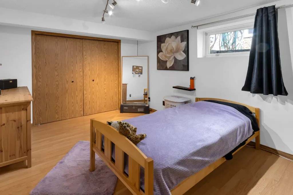 147 Hawkcliff Way NW Calgary AB T3G 2S6