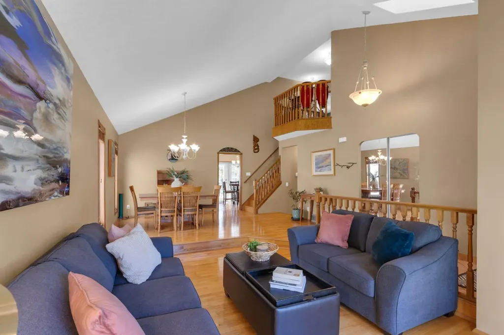 147 Hawkcliff Way NW Calgary AB T3G 2S6