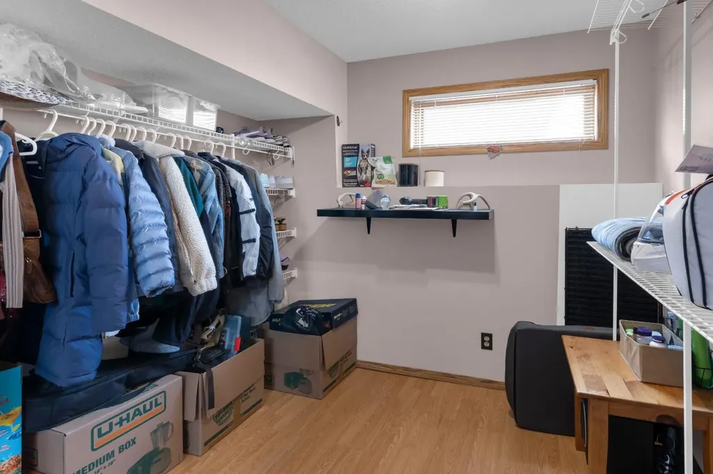 147 Hawkcliff Way NW Calgary AB T3G 2S6