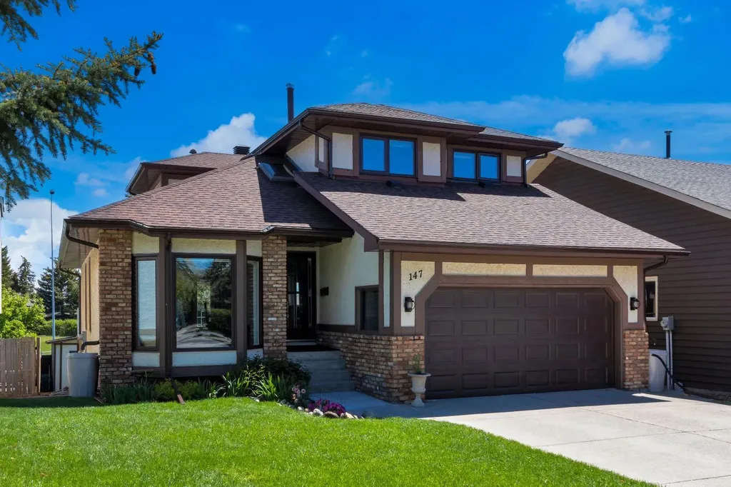 147 Hawkcliff Way NW Calgary AB T3G 2S6
