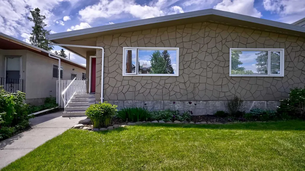 2037 50 Avenue SW Calgary AB T2T 2W4
