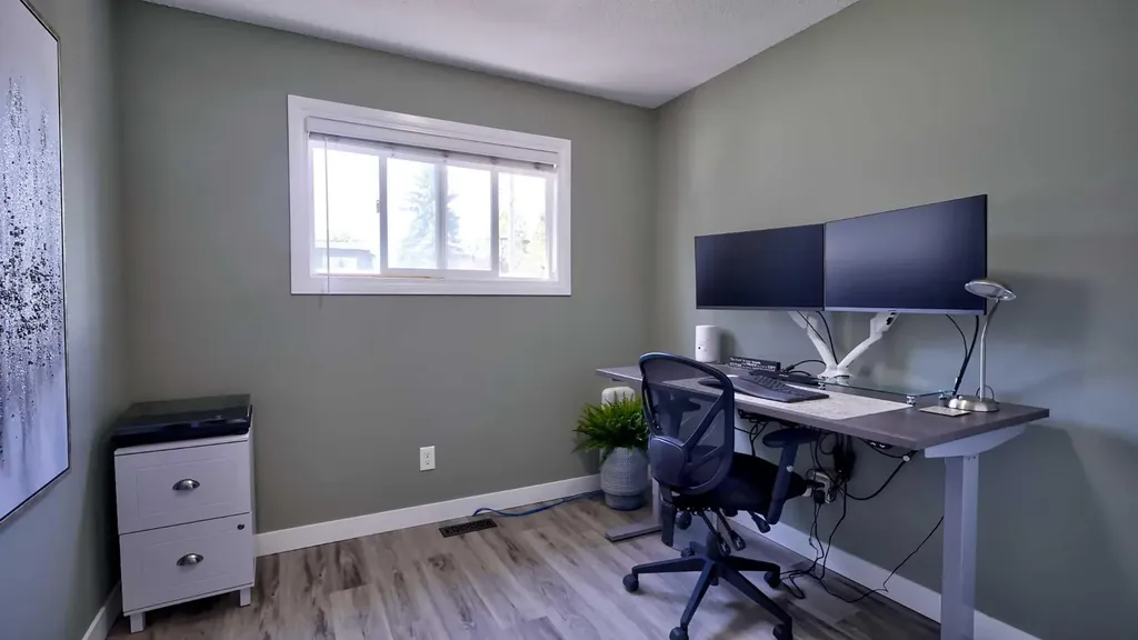 2037 50 Avenue SW Calgary AB T2T 2W4