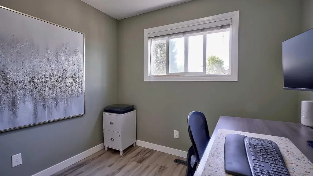 2037 50 Avenue SW Calgary AB T2T 2W4