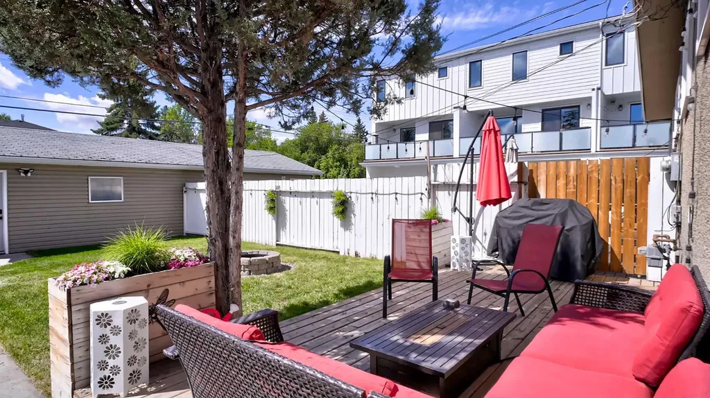 2037 50 Avenue SW Calgary AB T2T 2W4
