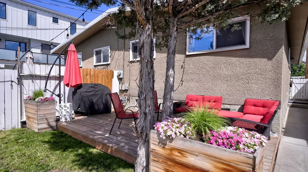 2037 50 Avenue SW Calgary AB T2T 2W4