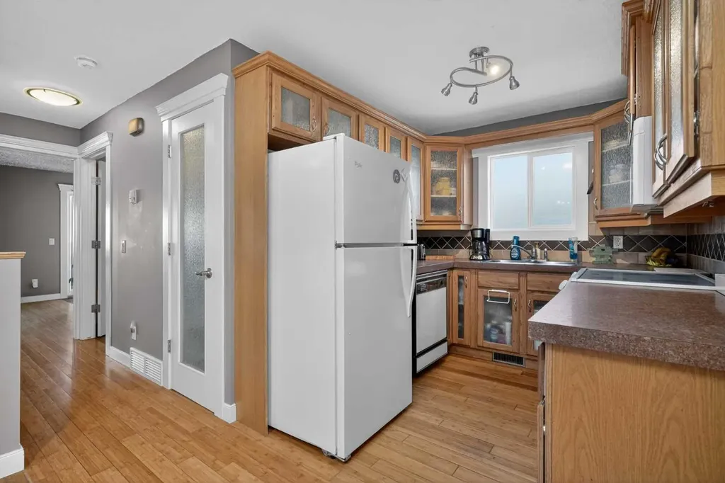 13 Taraglen Road NE Calgary AB T3J 2N7
