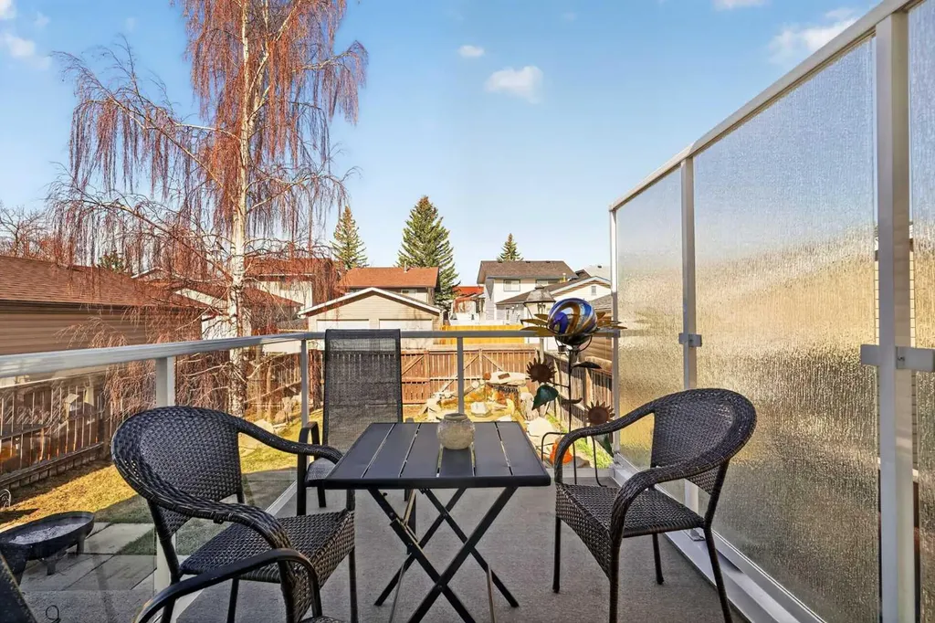 13 Taraglen Road NE Calgary AB T3J 2N7