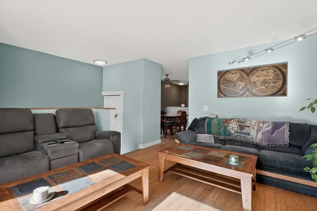 13 Taraglen Road NE Calgary AB T3J 2N7