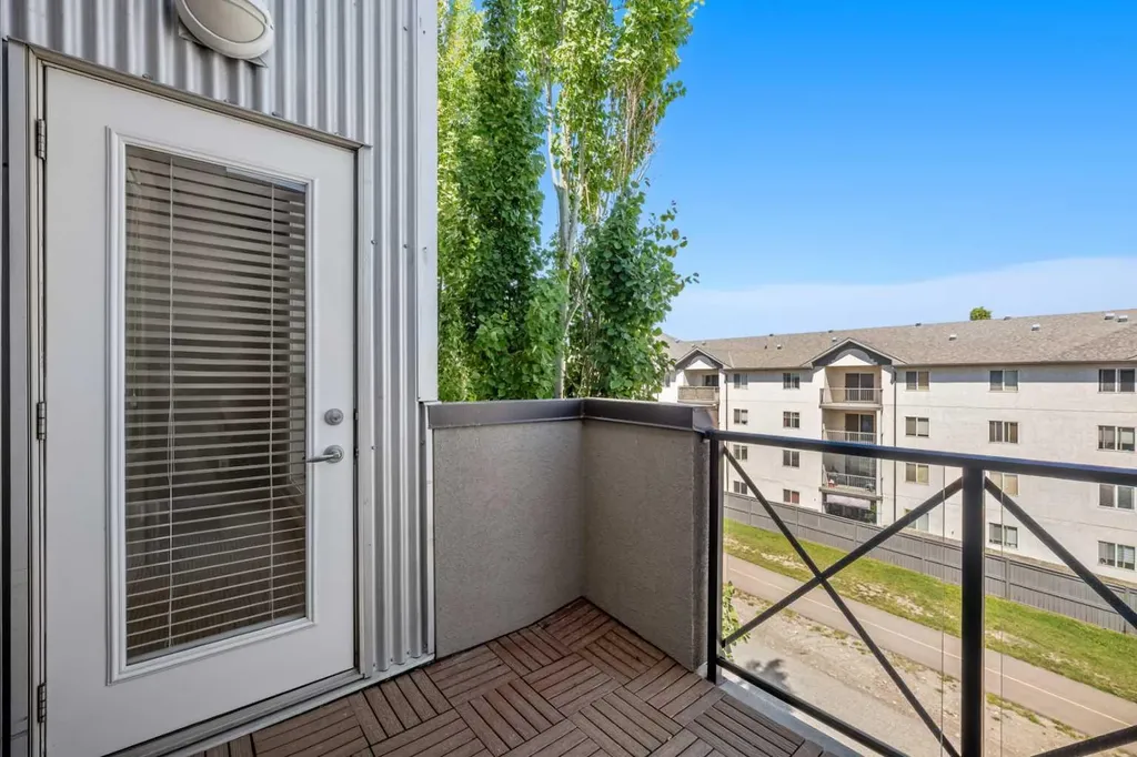 88 Arbour Lake Road NW Calgary AB T3G 0C2
