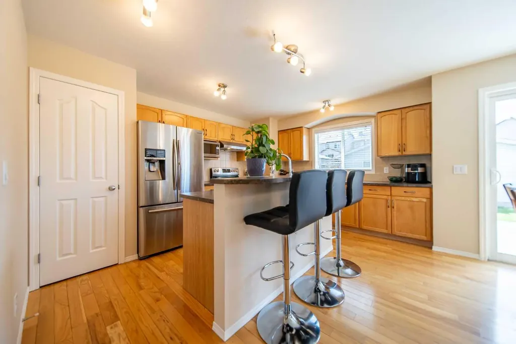 131 Everglen Rise SW Calgary AB T2Y4Z2