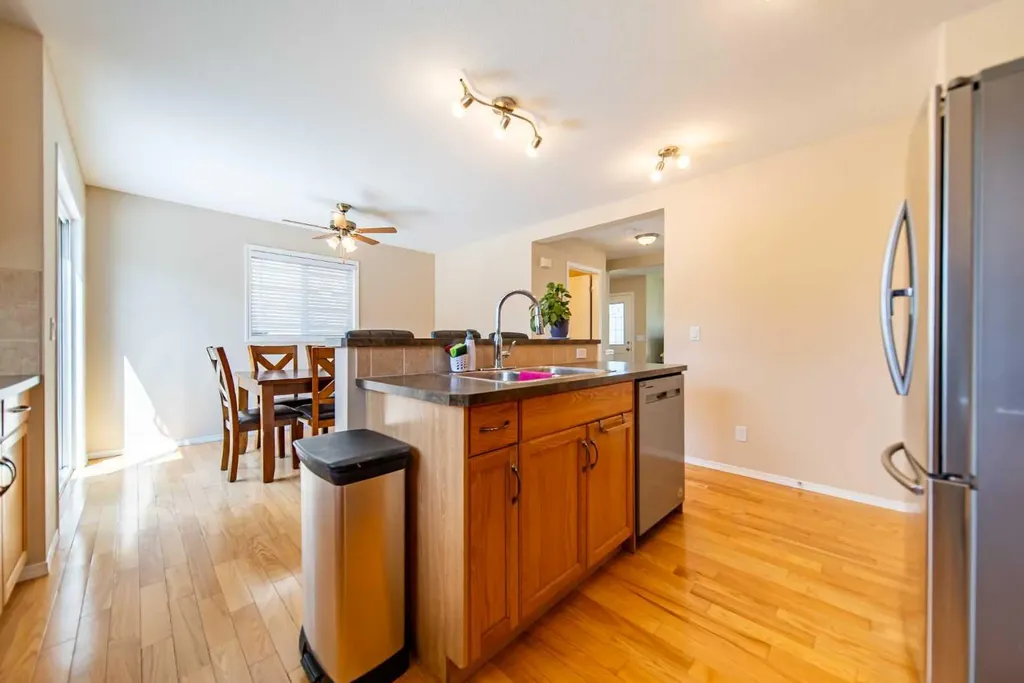 131 Everglen Rise SW Calgary AB T2Y4Z2