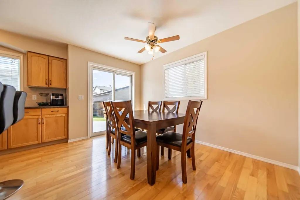 131 Everglen Rise SW Calgary AB T2Y4Z2