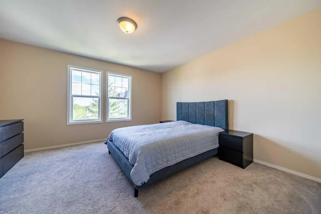 131 Everglen Rise SW Calgary AB T2Y4Z2