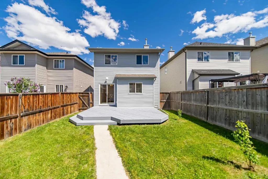 131 Everglen Rise SW Calgary AB T2Y4Z2
