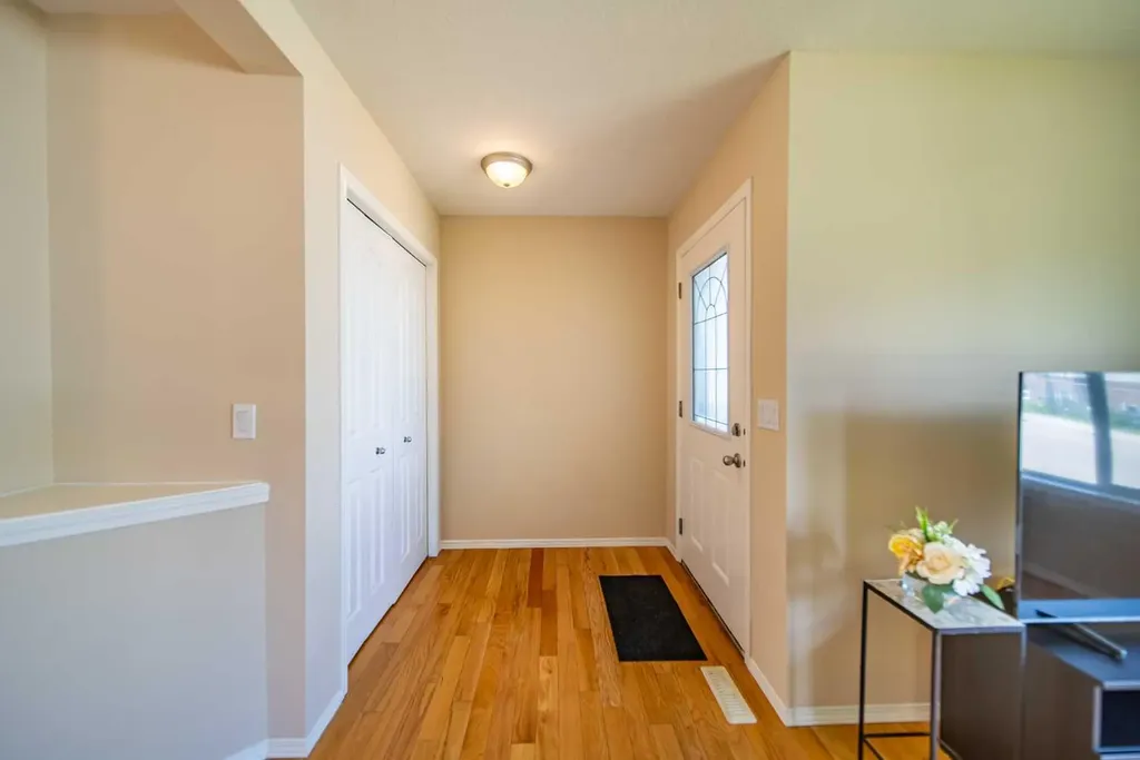 131 Everglen Rise SW Calgary AB T2Y4Z2
