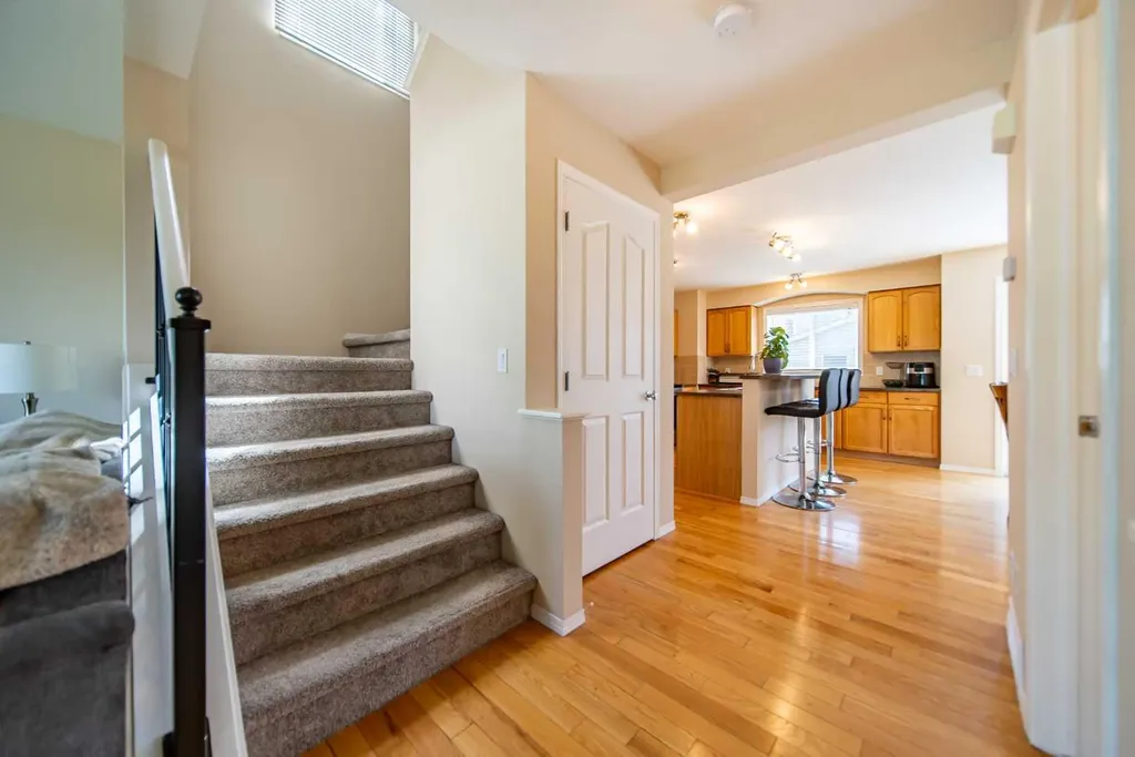 131 Everglen Rise SW Calgary AB T2Y4Z2