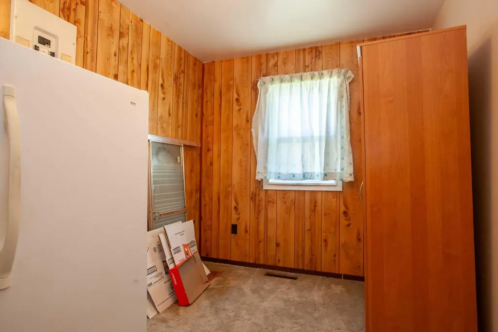 5114 47 Avenue W Mayerthorpe AB T0E1N0
