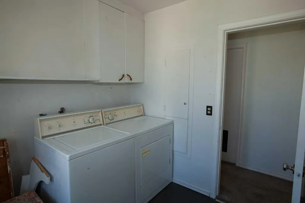 5114 47 Avenue W Mayerthorpe AB T0E1N0