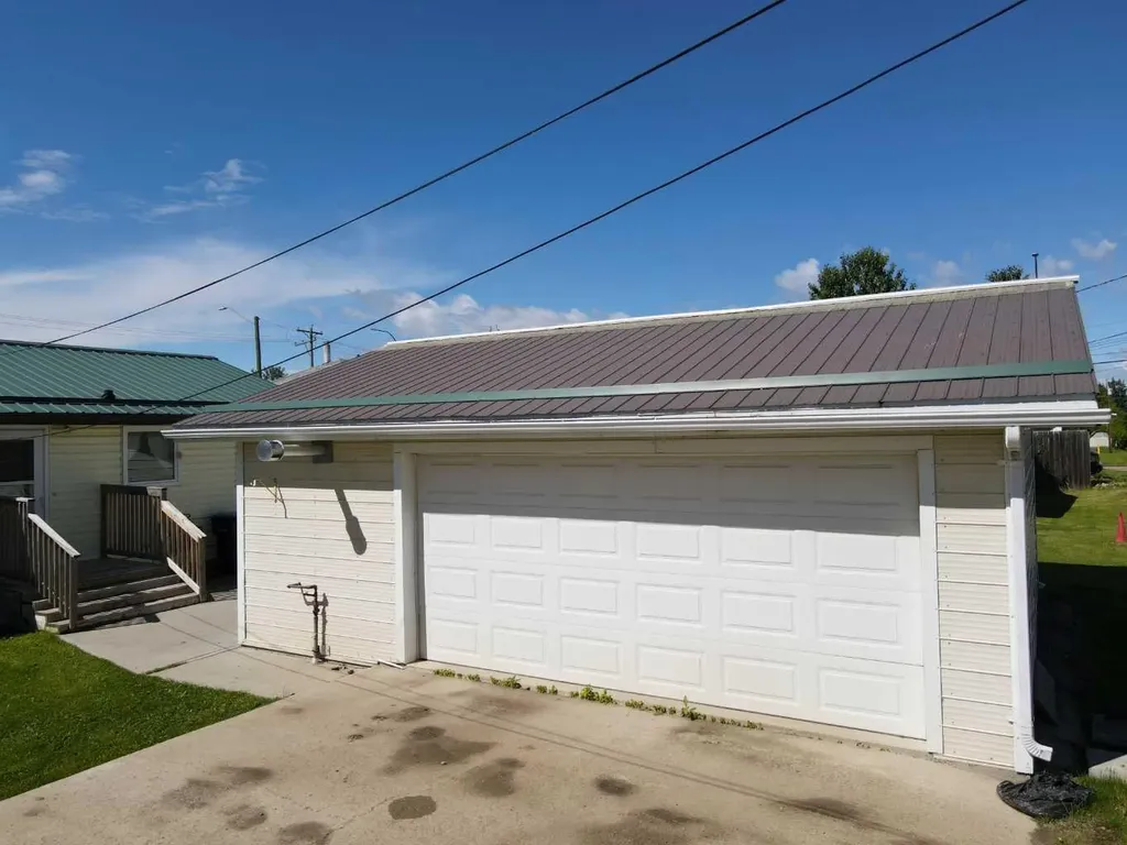 5114 47 Avenue W Mayerthorpe AB T0E1N0