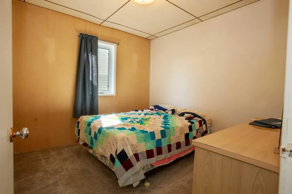 5114 47 Avenue W Mayerthorpe AB T0E1N0