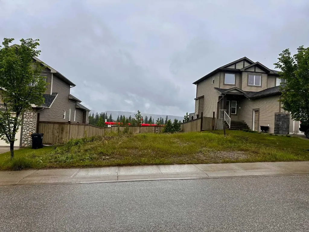 103 Lupin Way Hinton AB T7V 0B2
