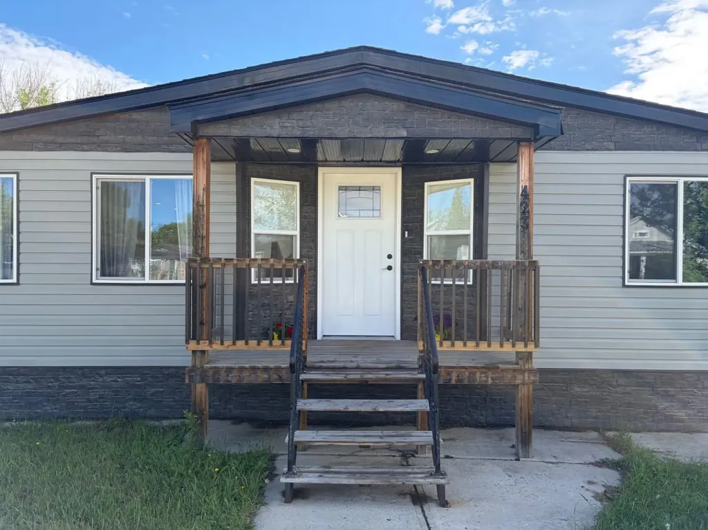 423 Bruce Avenue Carbon AB T0M 0L0