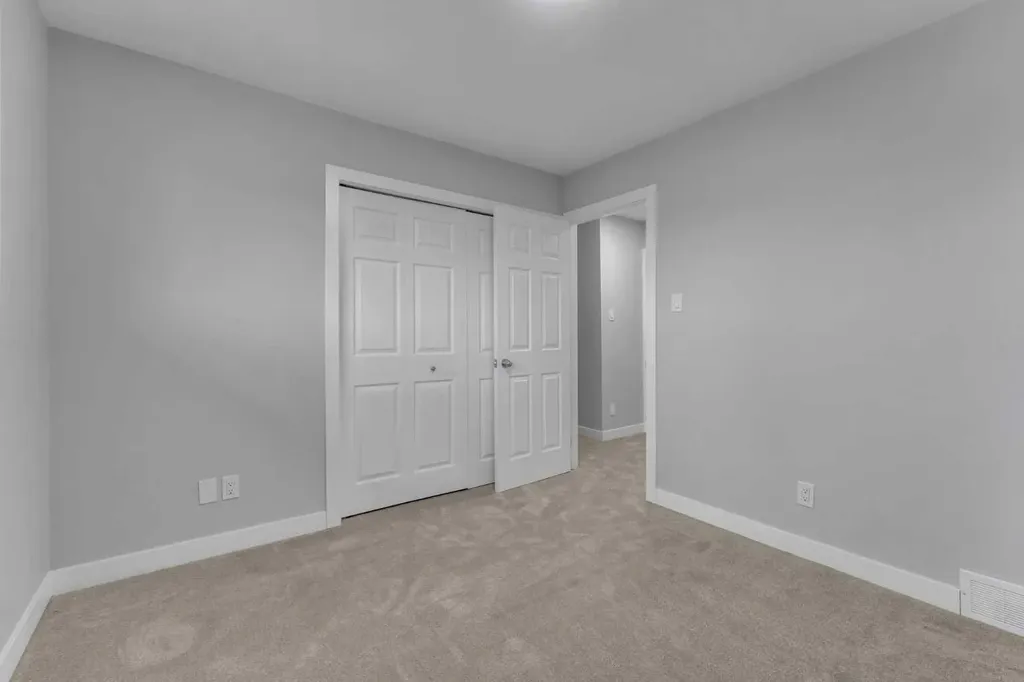 8112 36 Avenue NW Calgary AB T3B 3P3