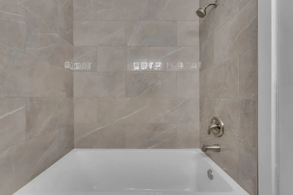 8112 36 Avenue NW Calgary AB T3B 3P3