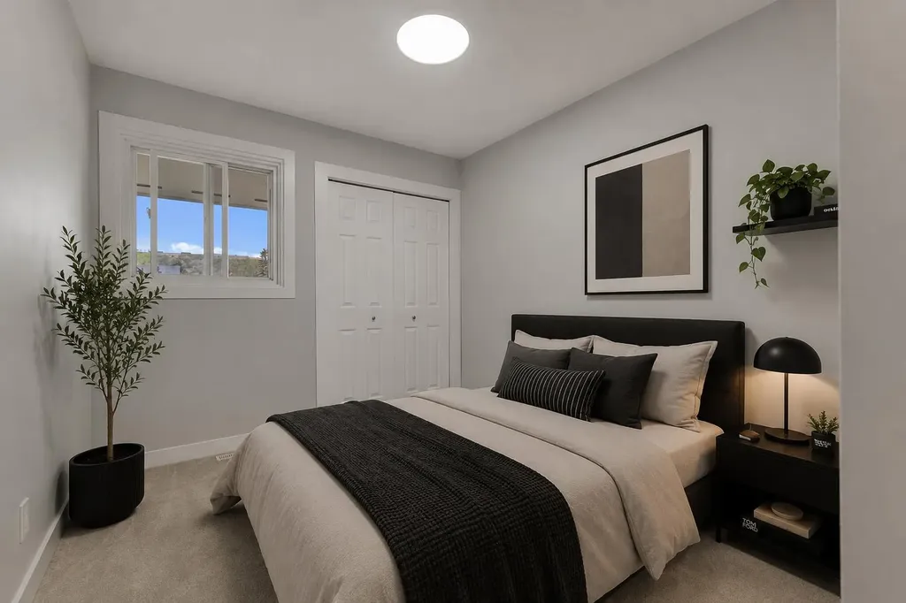 8112 36 Avenue NW Calgary AB T3B 3P3