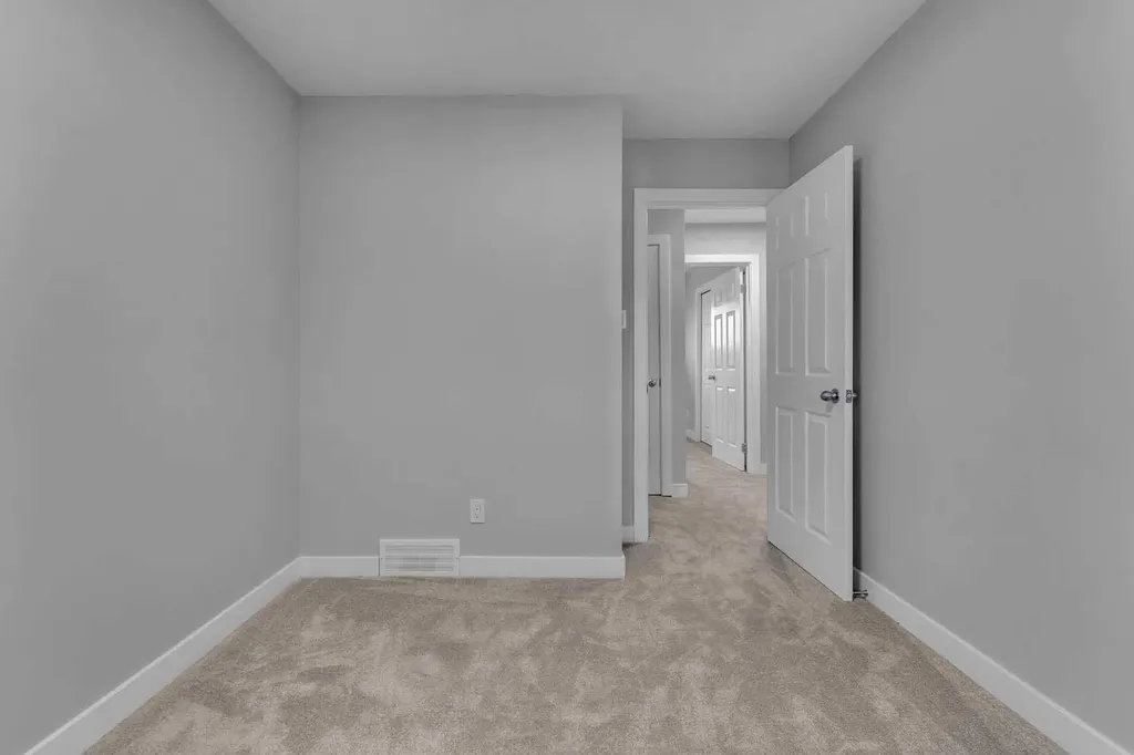 8112 36 Avenue NW Calgary AB T3B 3P3