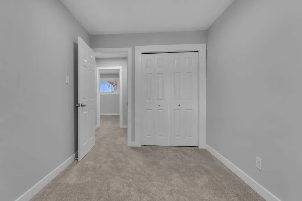 8112 36 Avenue NW Calgary AB T3B 3P3